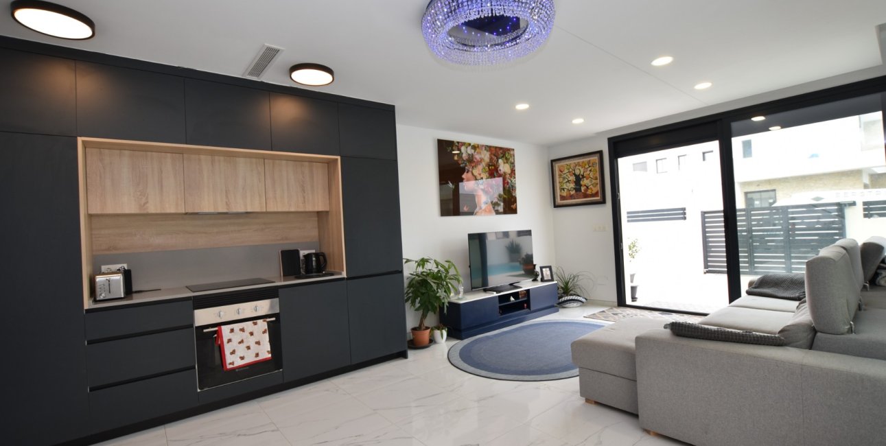 Rynek wtórny - Willa -
Los Montesinos - La Herrada