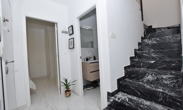 Rynek wtórny - Willa -
Los Montesinos - La Herrada