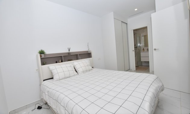 Rynek wtórny - Willa -
Los Montesinos - La Herrada