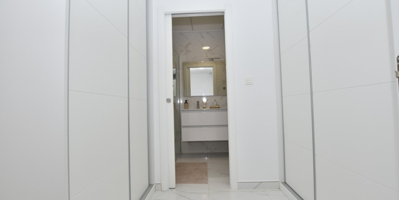 Rynek wtórny - Willa -
Los Montesinos - La Herrada