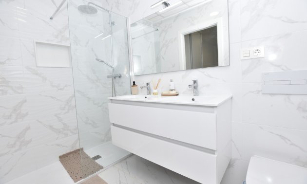 Rynek wtórny - Willa -
Los Montesinos - La Herrada