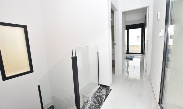 Rynek wtórny - Willa -
Los Montesinos - La Herrada