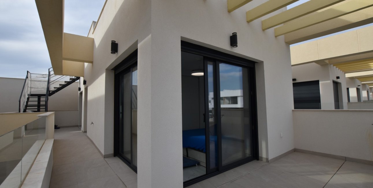 Rynek wtórny - Willa -
Los Montesinos - La Herrada