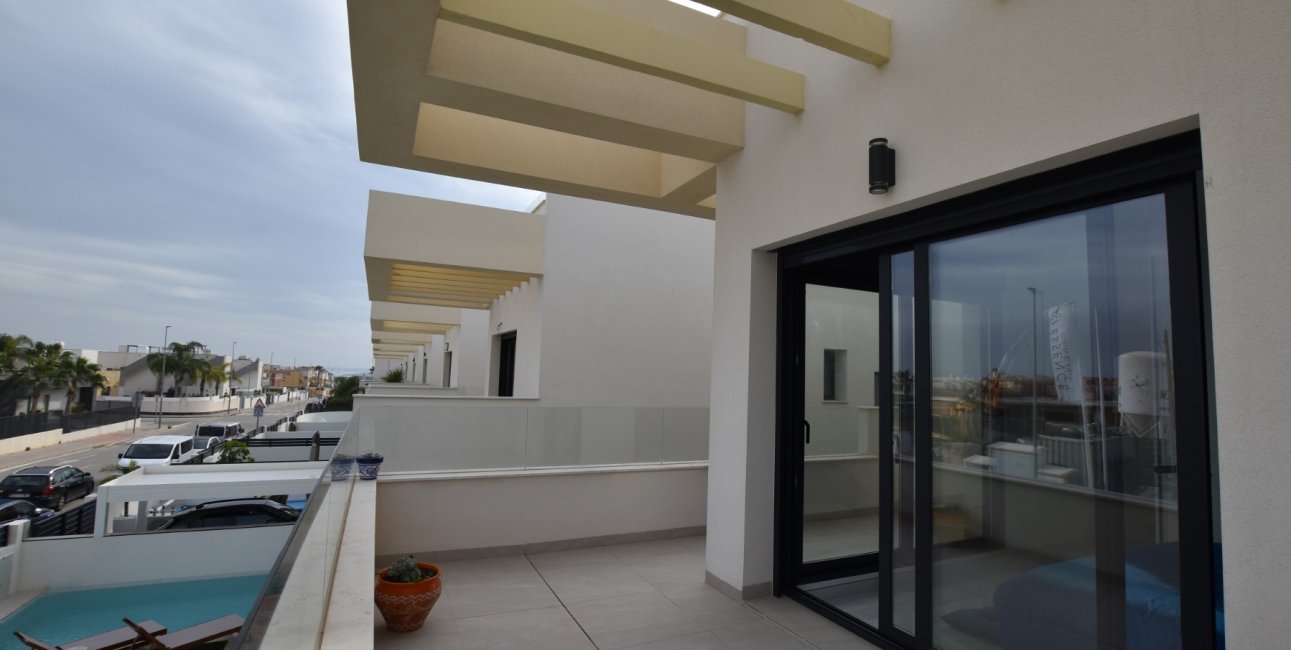 Rynek wtórny - Willa -
Los Montesinos - La Herrada