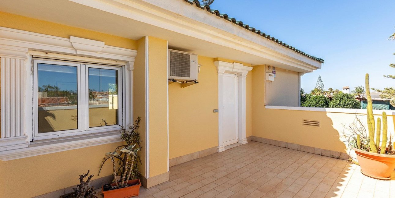 Reventa - Villa -
Torrevieja - Torreta florida