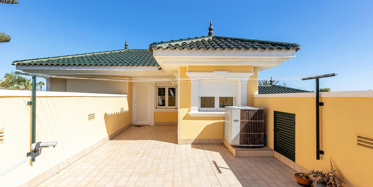 Reventa - Villa -
Torrevieja - Torreta florida