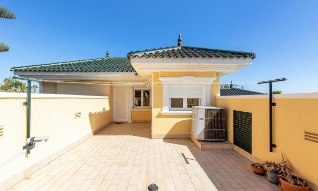 Reventa - Villa -
Torrevieja - Torreta florida