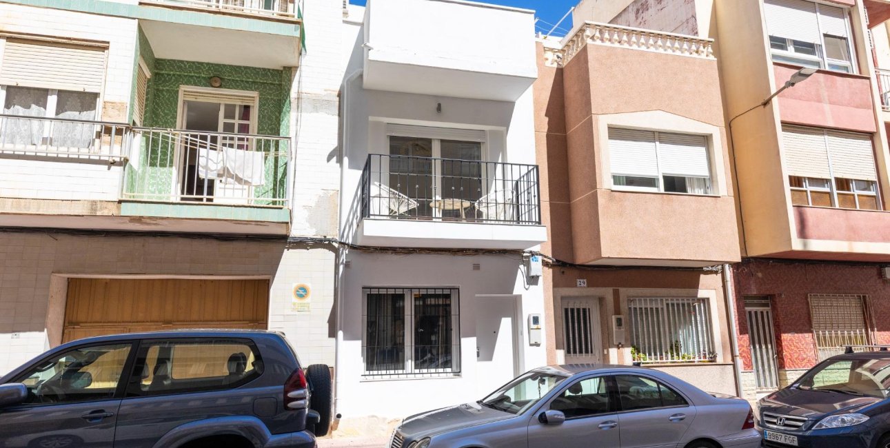 Resale - Townhouse -
Torrevieja - Paseo maritimo