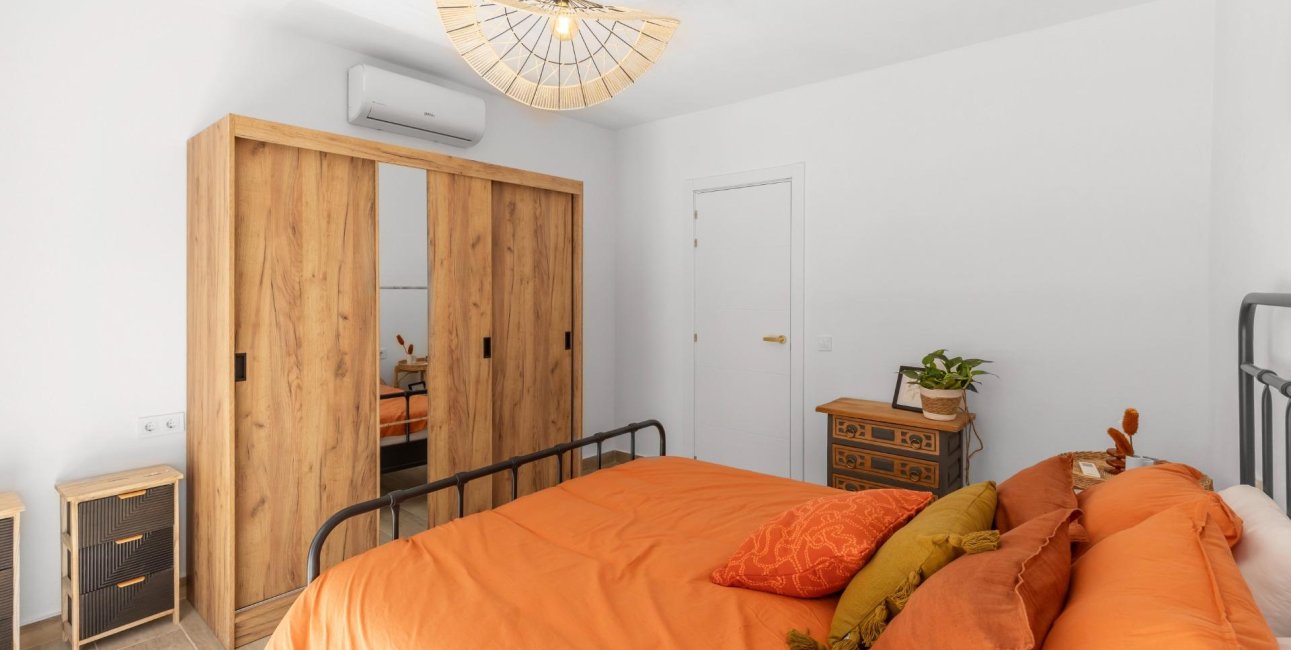 Resale - Townhouse -
Torrevieja - Paseo maritimo