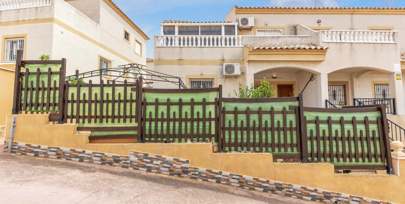 Rynek wtórny - Bungalowy -
Orihuela Costa - La Florida