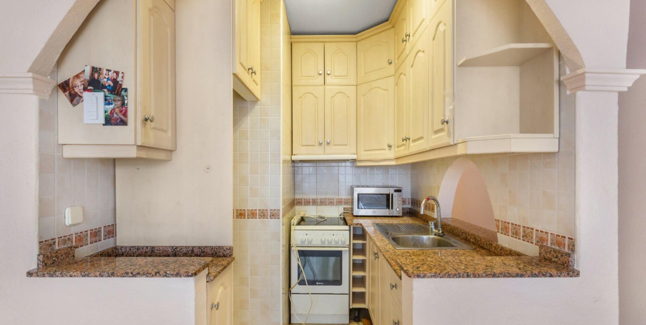 Resale - Apartment / flat -
Torrevieja - Paseo maritimo