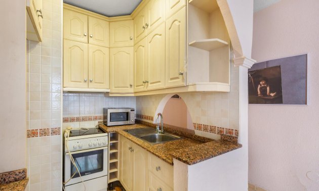 Resale - Apartment / flat -
Torrevieja - Paseo maritimo