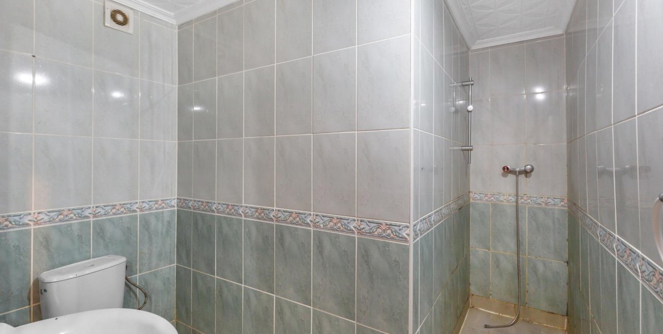 Resale - Apartment / flat -
Torrevieja - Paseo maritimo