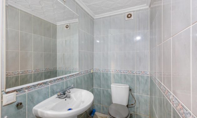 Resale - Apartment / flat -
Torrevieja - Paseo maritimo