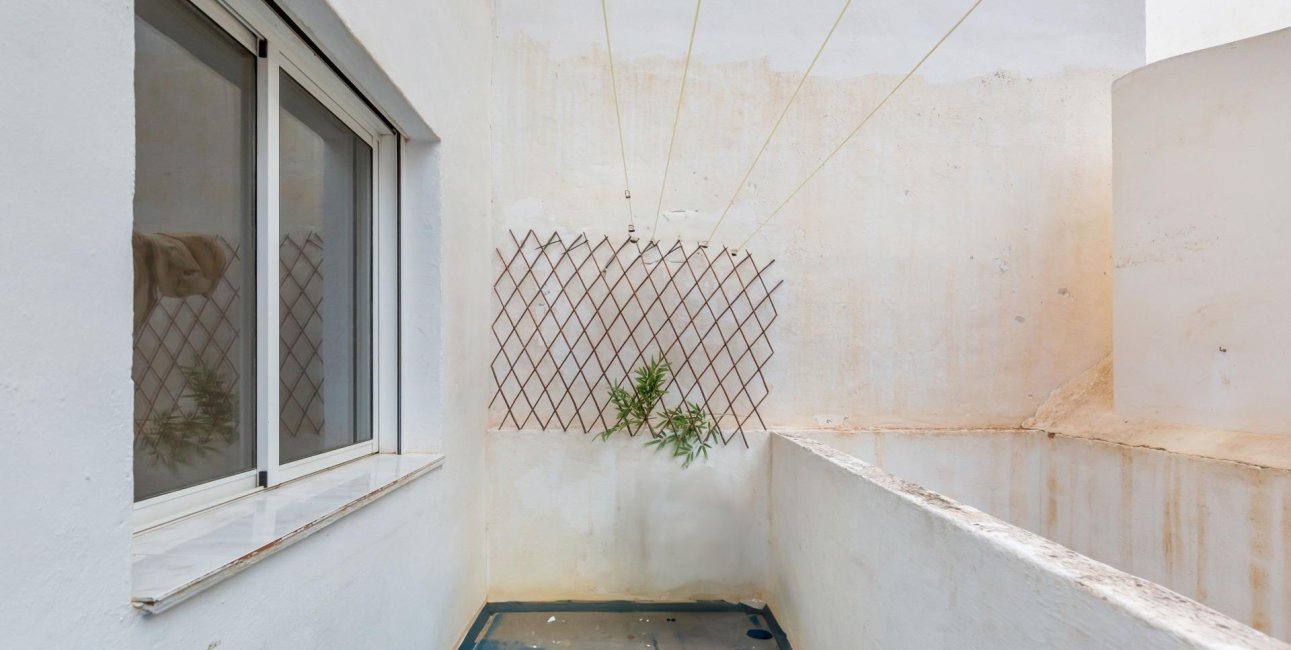 Resale - Apartment / flat -
Torrevieja - Paseo maritimo