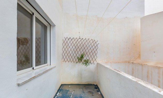 Resale - Apartment / flat -
Torrevieja - Paseo maritimo