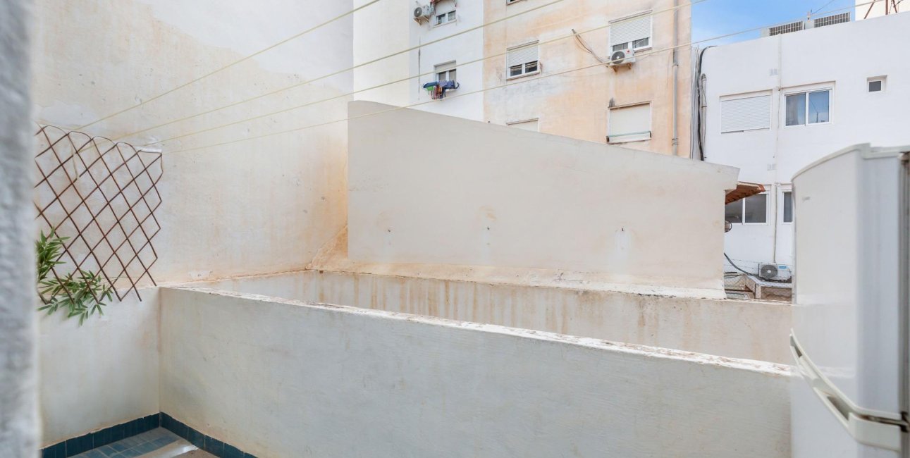 Resale - Apartment / flat -
Torrevieja - Paseo maritimo