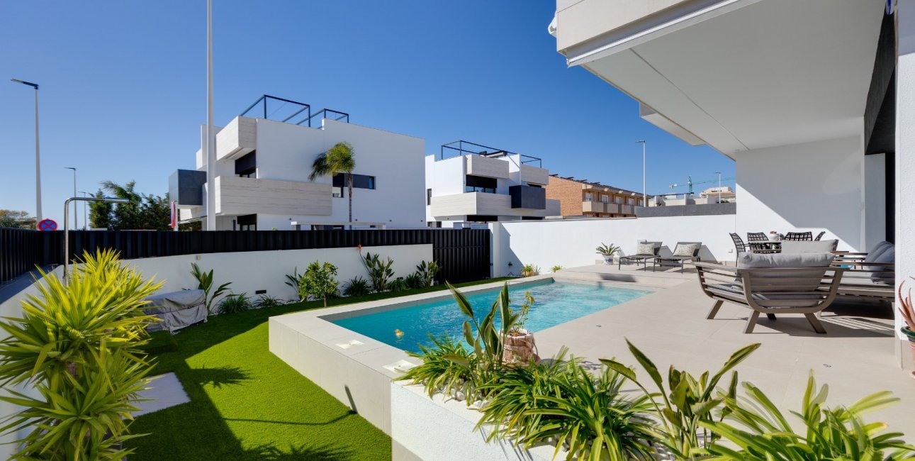 Resale - Bungalow -
Pilar de la Horadada - Costa Blanca Sur