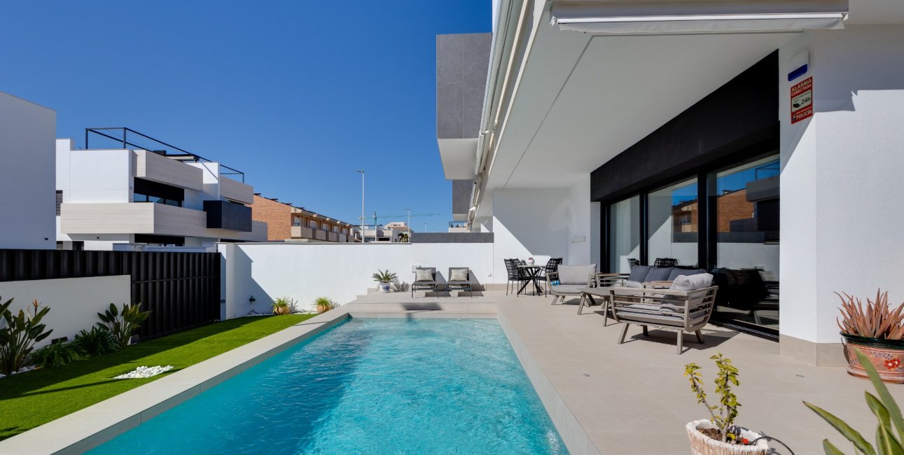 Resale - Bungalow -
Pilar de la Horadada - Costa Blanca Sur