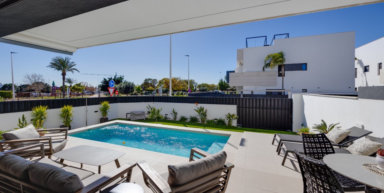 Resale - Bungalow -
Pilar de la Horadada - Costa Blanca Sur