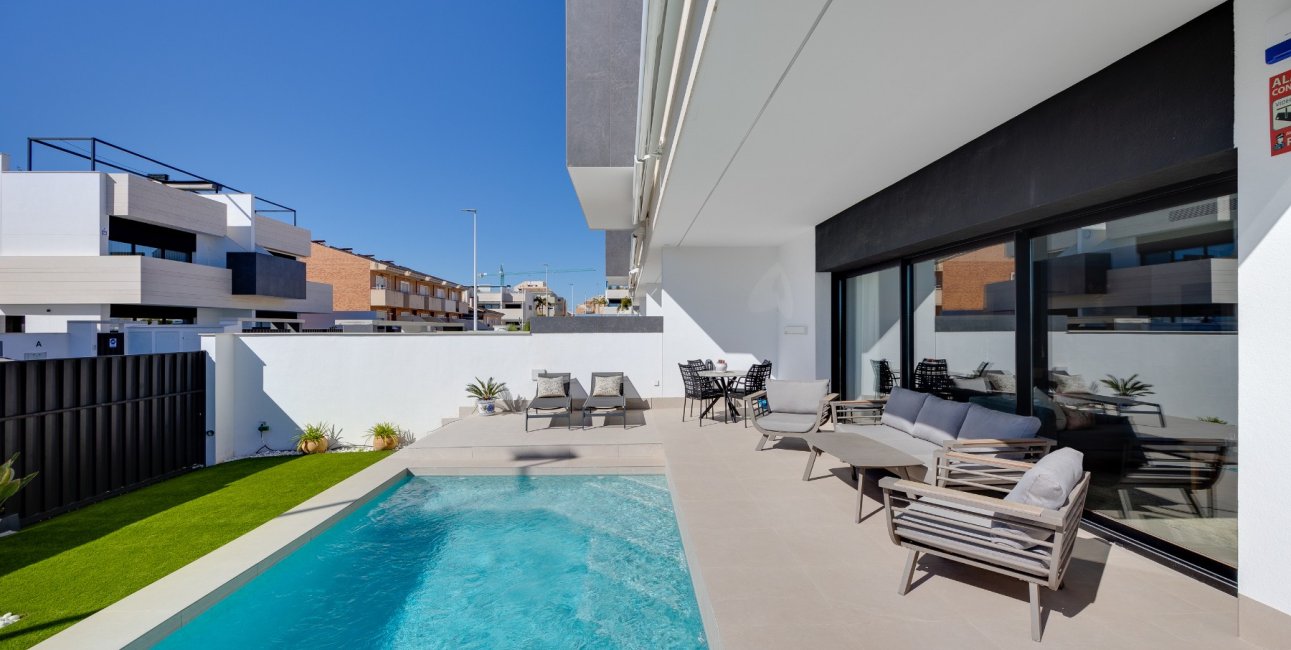 Resale - Bungalow -
Pilar de la Horadada - Costa Blanca Sur