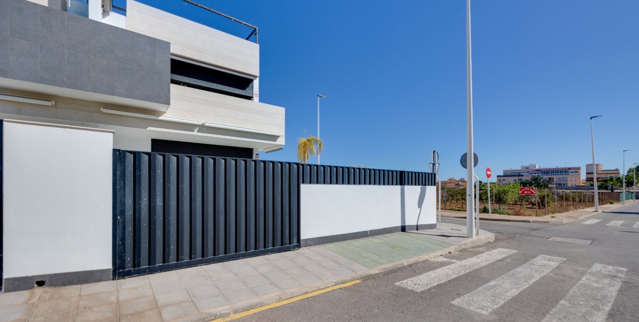 Resale - Bungalow -
Pilar de la Horadada - Costa Blanca Sur