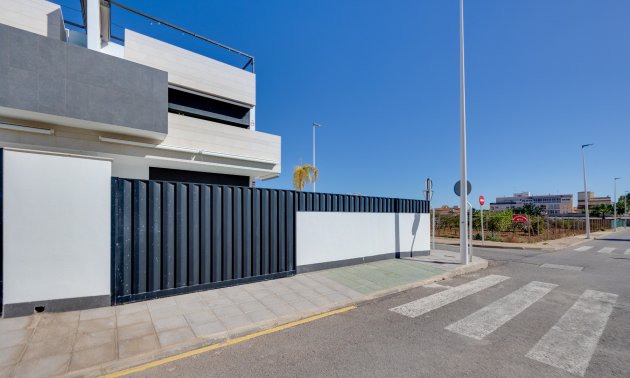 Resale - Bungalow -
Pilar de la Horadada - Costa Blanca Sur