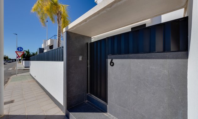 Resale - Bungalow -
Pilar de la Horadada - Costa Blanca Sur