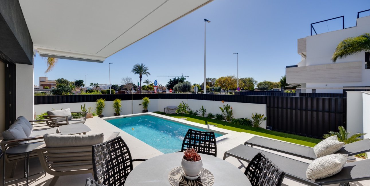 Resale - Bungalow -
Pilar de la Horadada - Costa Blanca Sur