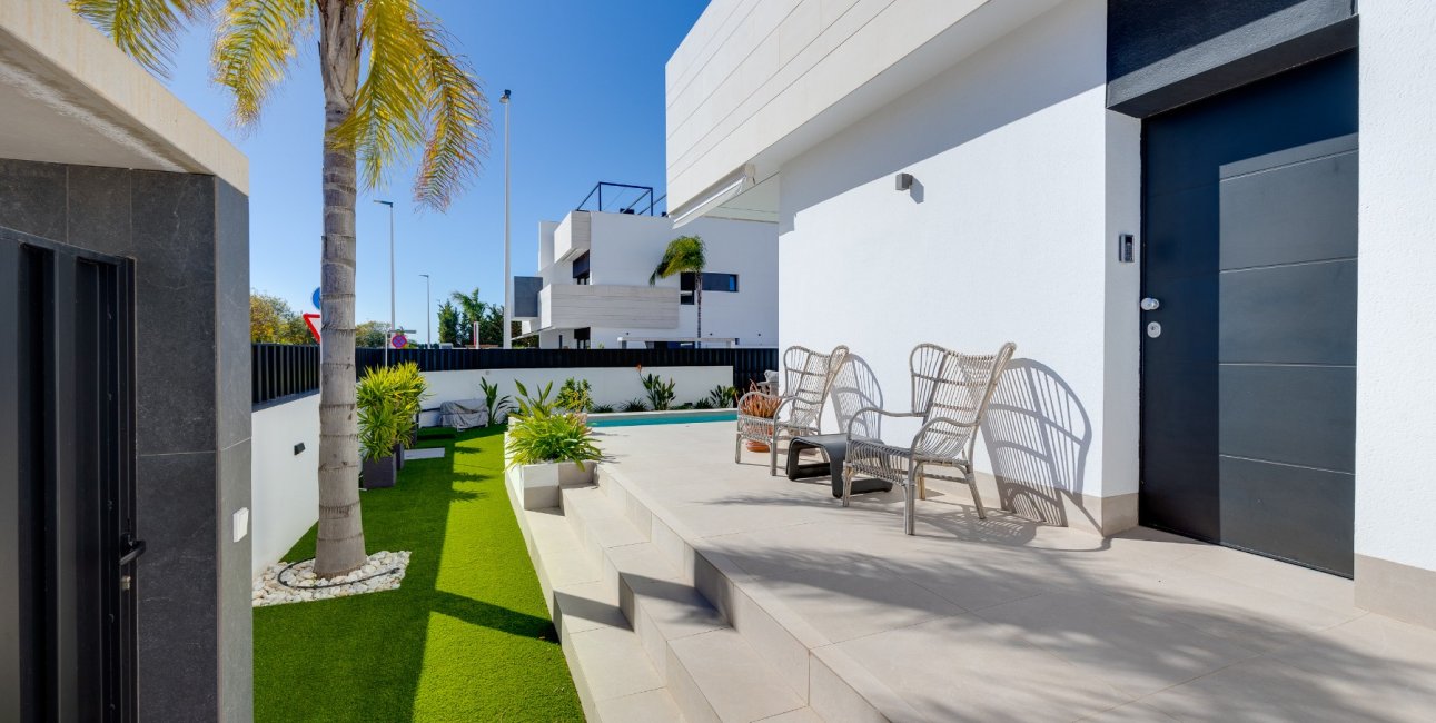 Resale - Bungalow -
Pilar de la Horadada - Costa Blanca Sur