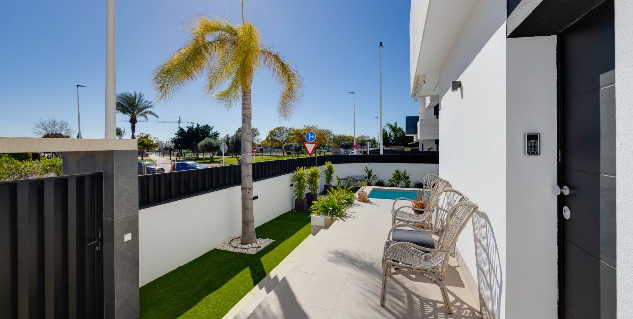 Resale - Bungalow -
Pilar de la Horadada - Costa Blanca Sur