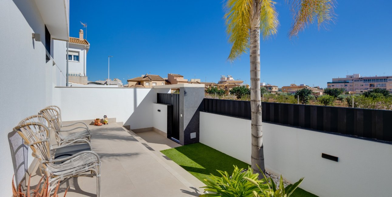 Resale - Bungalow -
Pilar de la Horadada - Costa Blanca Sur