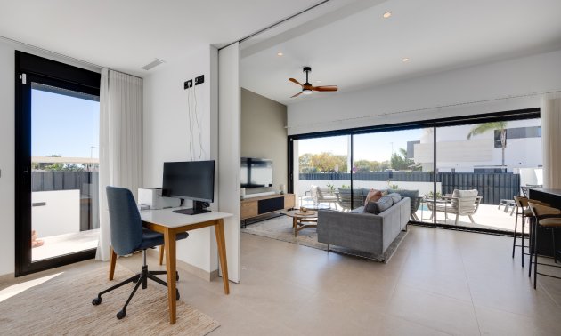 Resale - Bungalow -
Pilar de la Horadada - Costa Blanca Sur