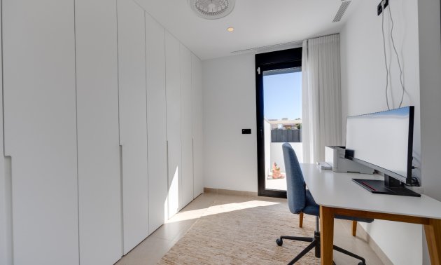 Resale - Bungalow -
Pilar de la Horadada - Costa Blanca Sur