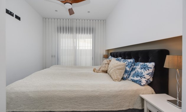 Resale - Bungalow -
Pilar de la Horadada - Costa Blanca Sur