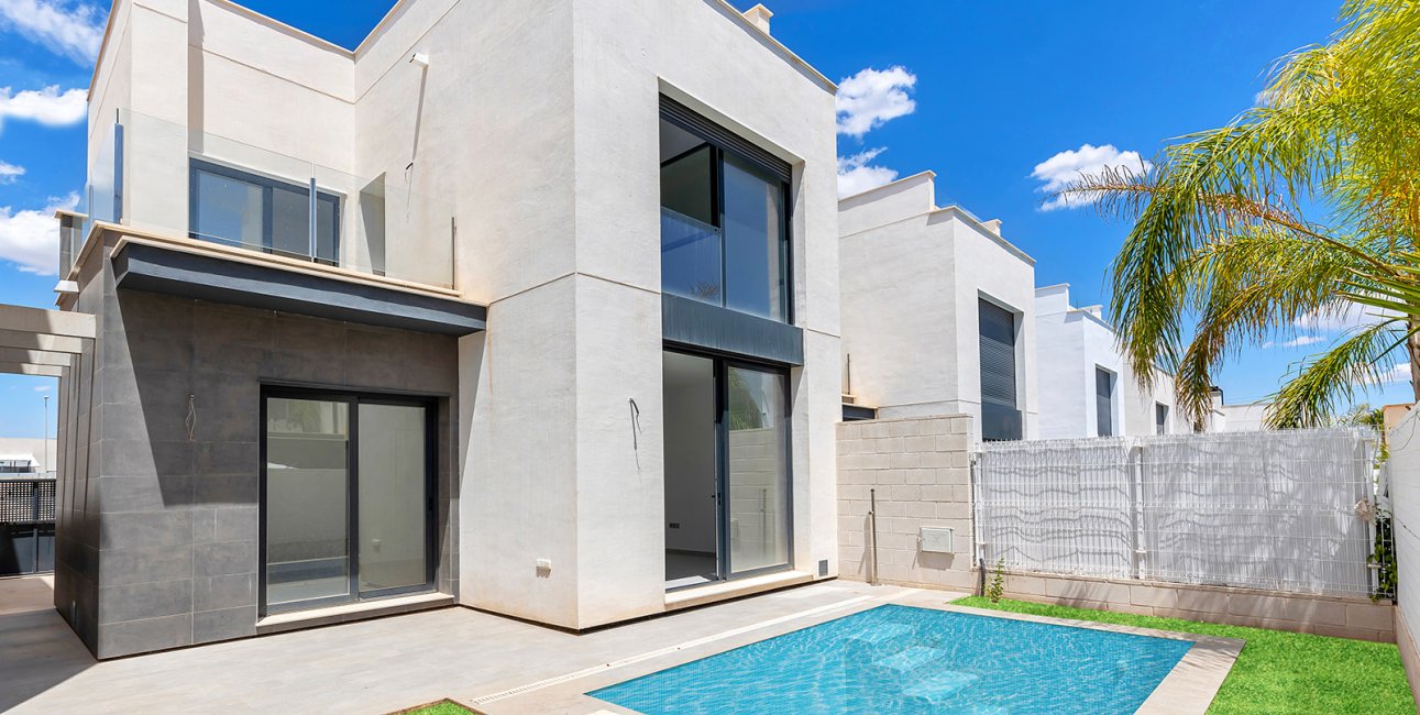 Resale - Villa -
Orihuela - Orihuela Costa