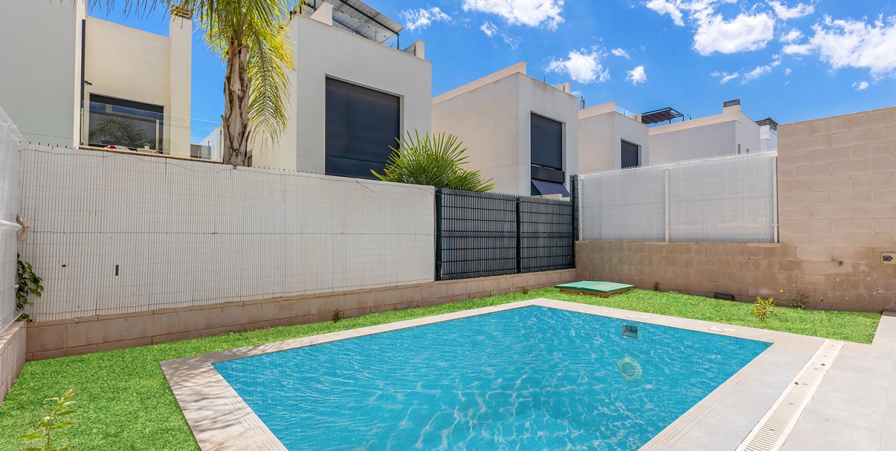Resale - Villa -
Orihuela - Orihuela Costa