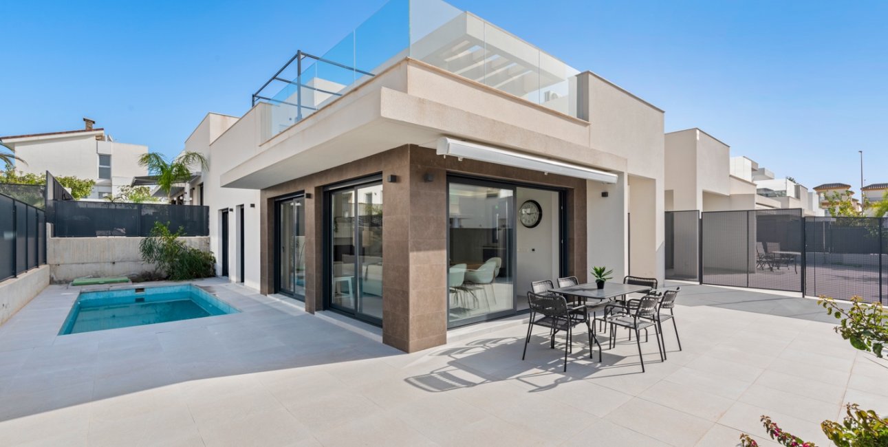 Rynek wtórny - Dom Szeregowy -
La Marina - La Marina - Urbanization