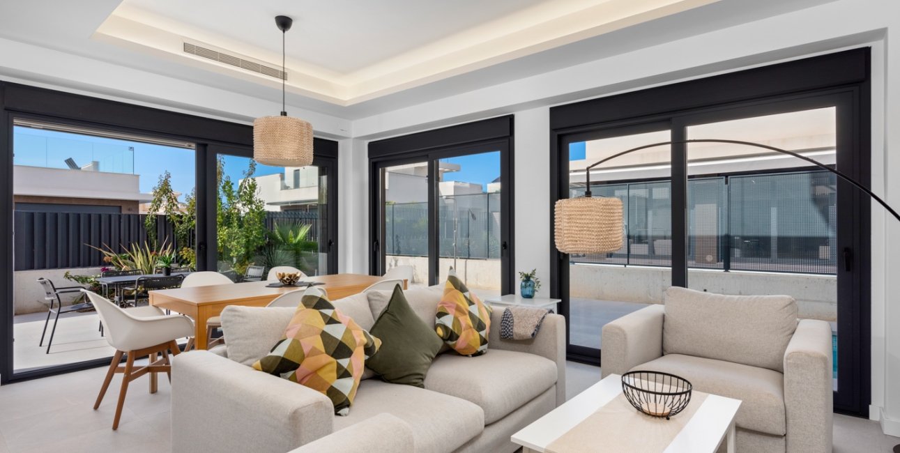 Rynek wtórny - Dom Szeregowy -
La Marina - La Marina - Urbanization