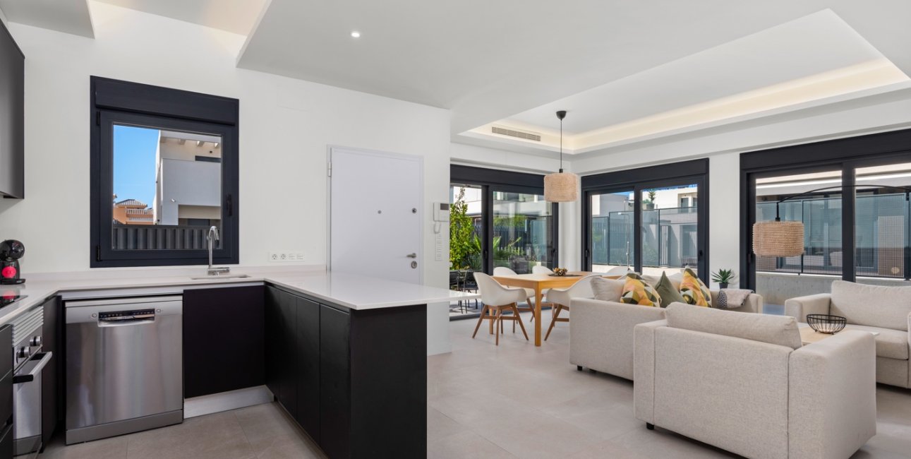 Rynek wtórny - Dom Szeregowy -
La Marina - La Marina - Urbanization