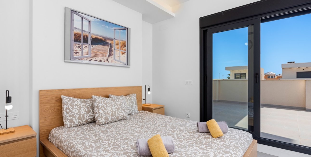 Rynek wtórny - Dom Szeregowy -
La Marina - La Marina - Urbanization