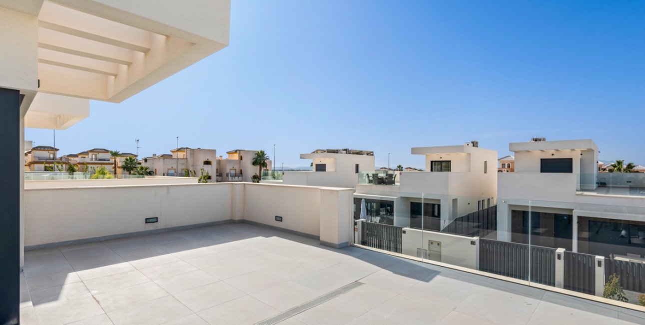 Rynek wtórny - Dom Szeregowy -
La Marina - La Marina - Urbanization