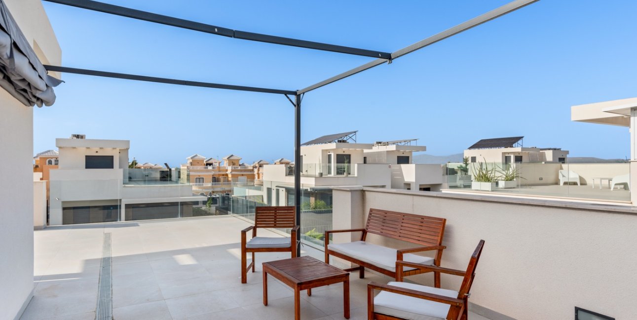 Rynek wtórny - Dom Szeregowy -
La Marina - La Marina - Urbanization