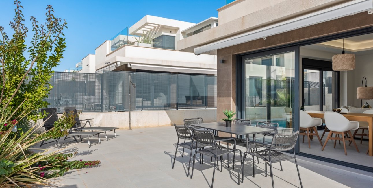 Rynek wtórny - Dom Szeregowy -
La Marina - La Marina - Urbanization