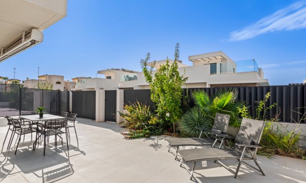 Rynek wtórny - Dom Szeregowy -
La Marina - La Marina - Urbanization