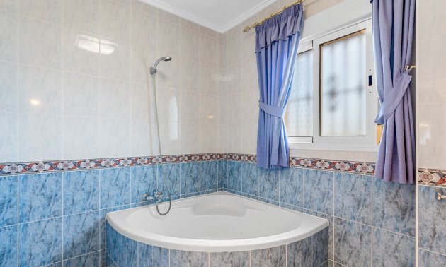 Resale - Villa -
Ciudad Quesada - La Marquesa