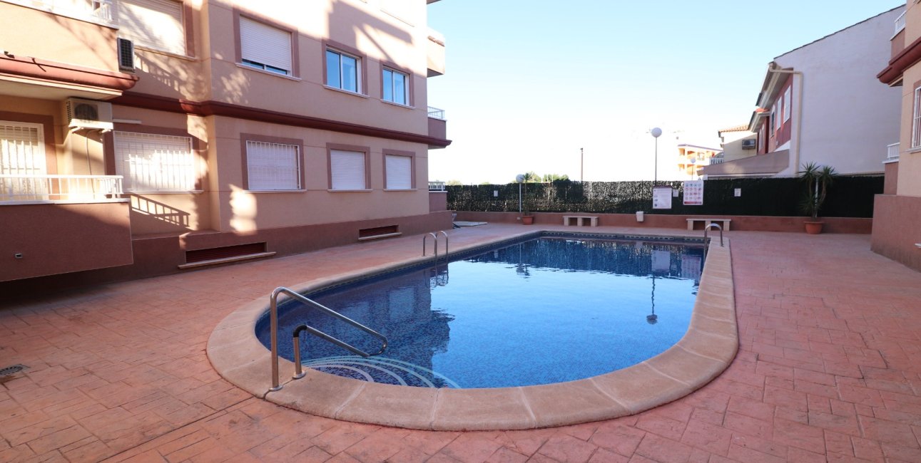 Resale - Apartment / flat -
Algorfa - Algorfa - Village