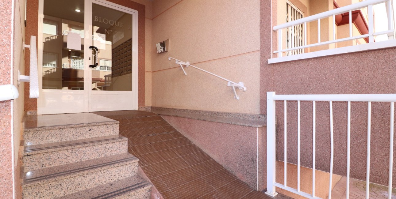 Resale - Apartment / flat -
Algorfa - Algorfa - Village