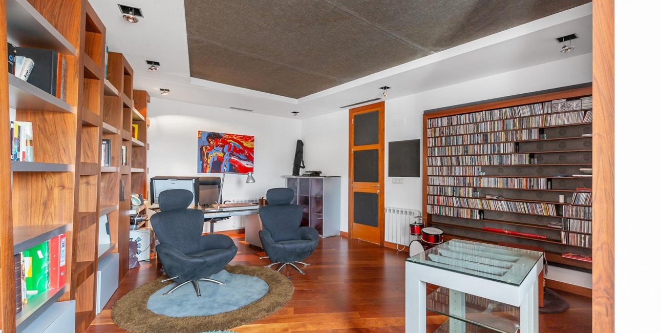 Resale - Apartment / flat -
Torrevieja - Paseo maritimo