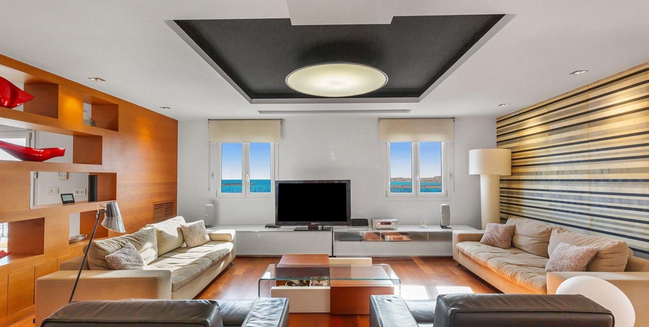 Resale - Apartment / flat -
Torrevieja - Paseo maritimo